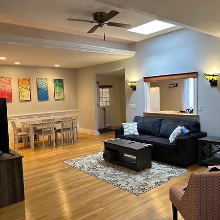 Spacious Medford Gem Exterior foto